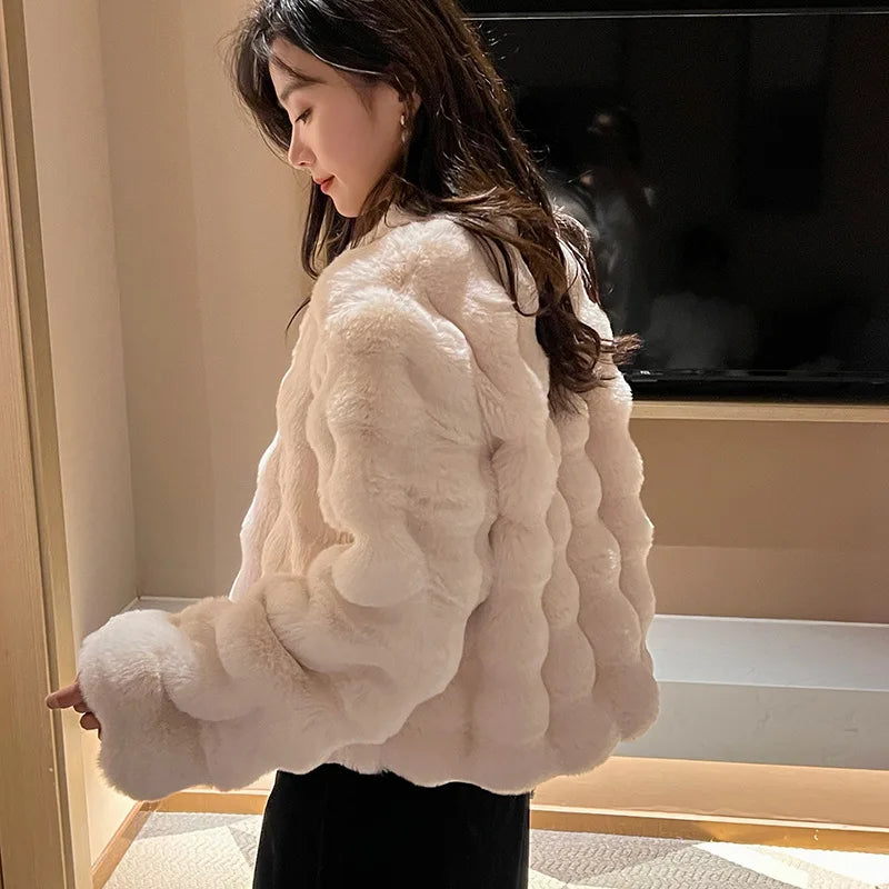 Women's Short Faux Fur Coat – Plush Imitation Fur Jacket
