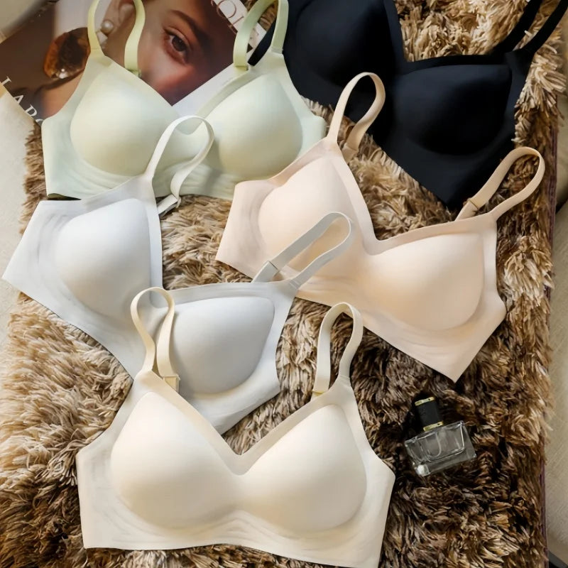Seamless Push-Up Bra with Soft Support – Thin & Compact Design