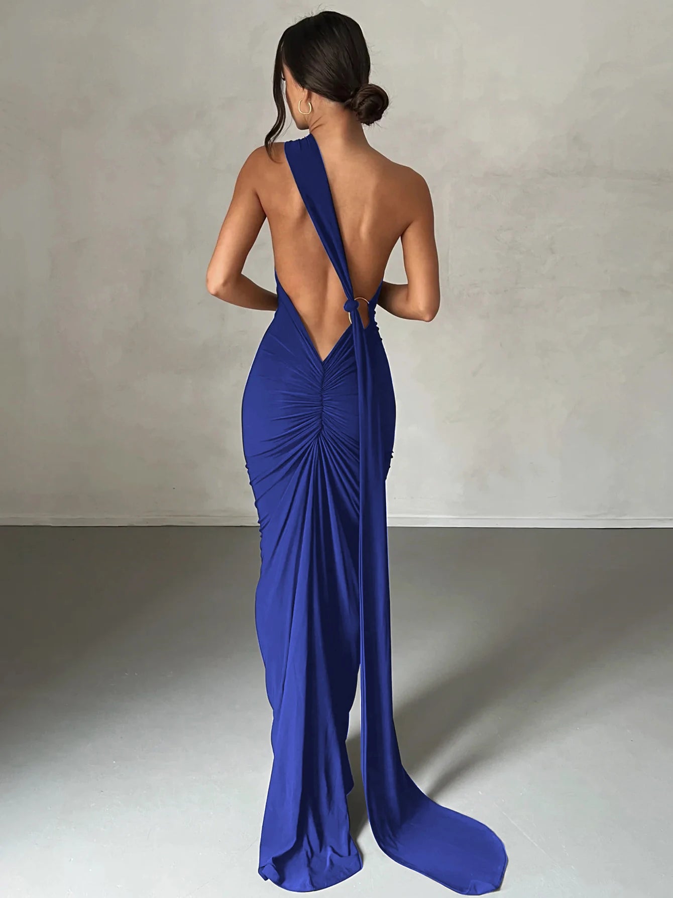 Hugcitar Adjustable Backless Ruched Dress with Single Shoulder and Scarf Loop for Women