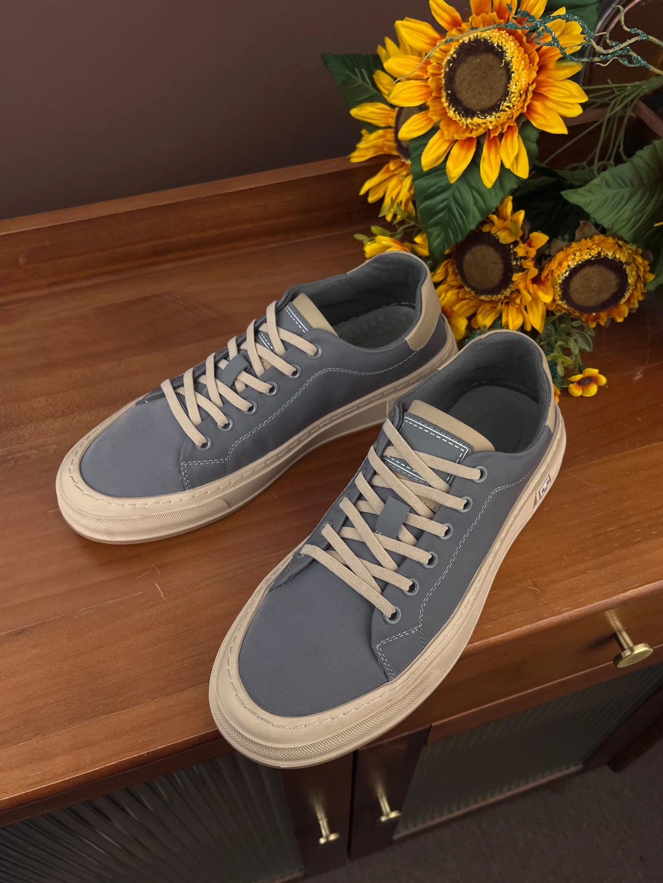 Men's Breathable Canvas Sneakers – Comfortable Lace-Up Casual Shoes