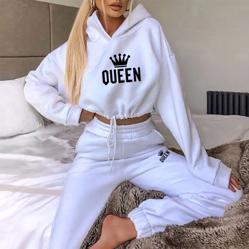 Women's Hooded "Queen" Print Sweater and Tracksuit Set - Stylish 2-Piece Athletic Outfit