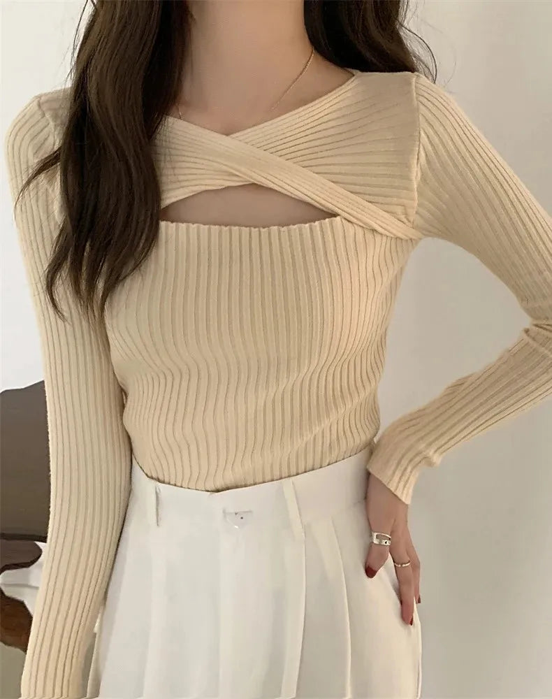 Women's Slim Fit Sweater - Chic Long-Sleeve Knitted Pullover