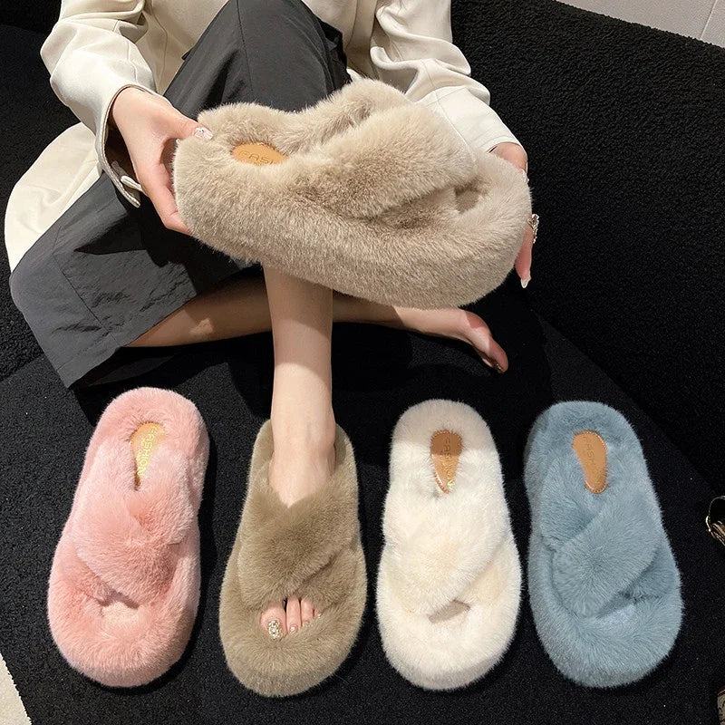 Women's Faux Fur Slippers - Luxury Fluffy Plush Indoor Slippers