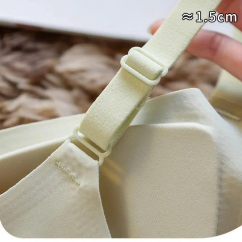 Seamless Push-Up Bra with Soft Support – Thin & Compact Design