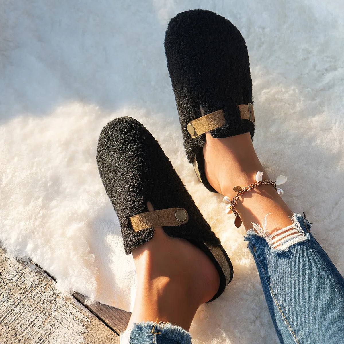 Women's Faux Fur Slippers with Buckle – Comfortable Flat Slip-Ons