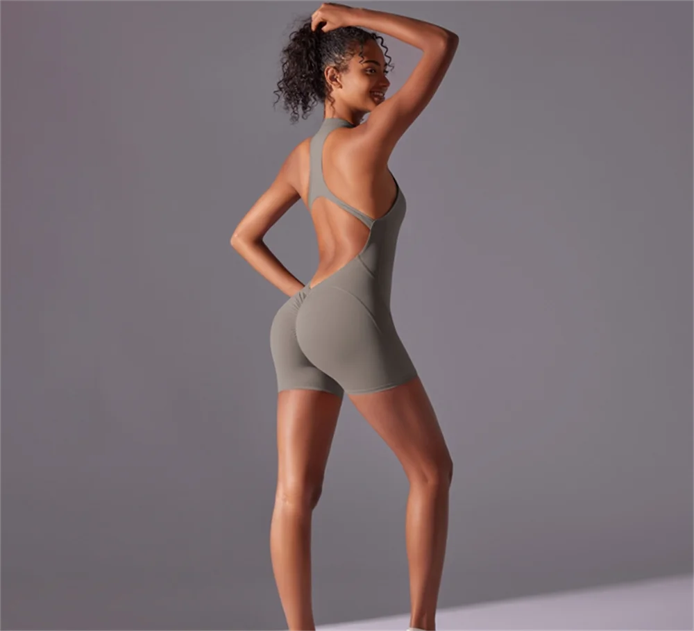 Women's Fitted Zippered Sports Unitard - High-Performance Athletic Jumpsuit for Women