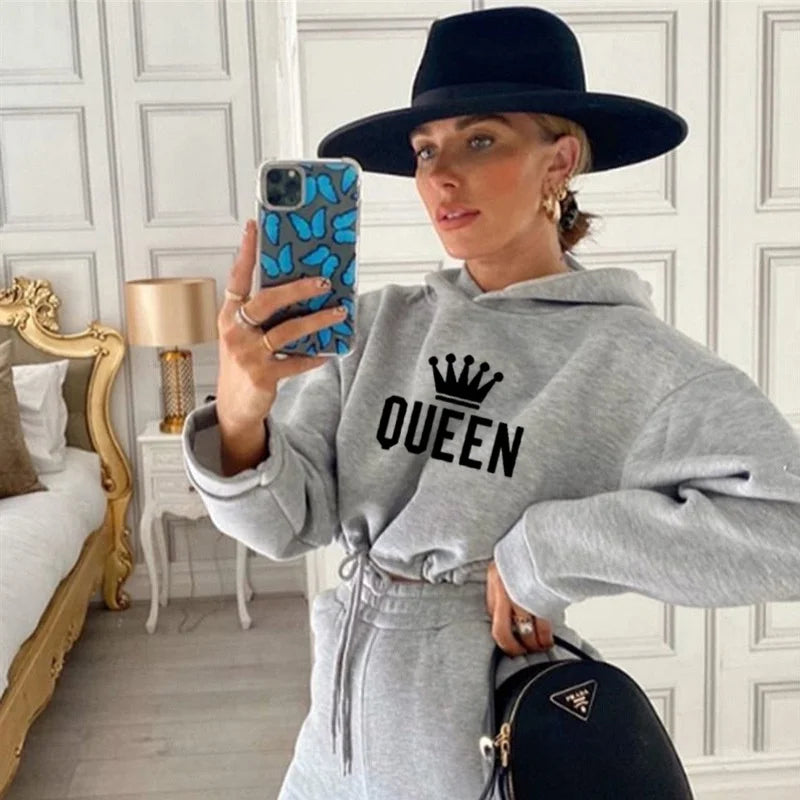 Women's Hooded "Queen" Print Sweater and Tracksuit Set - Stylish 2-Piece Athletic Outfit