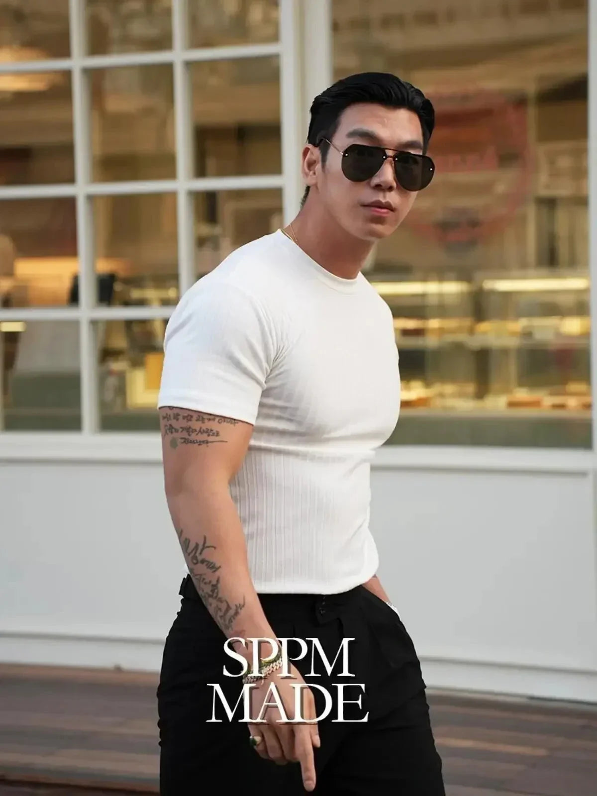 Men's Muscle Fit Vertical Stripe Short Sleeve T-Shirt with Round Neck Elastic Design