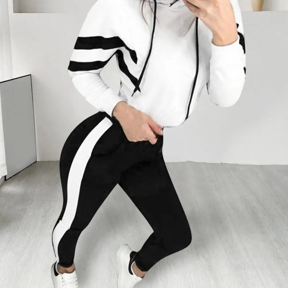 Women's 2-Piece Set: Long Sleeve Hoodie Sweatshirt & Elastic Waist Sweatpants