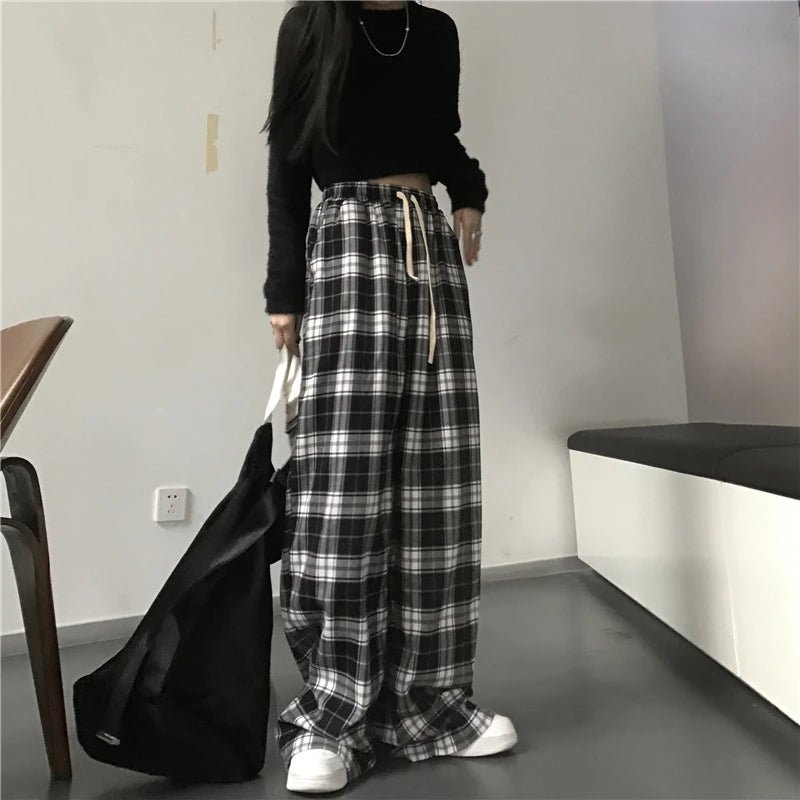 Women's Oversized Black Sweatpants - Loose Fit and Elastic Waistband