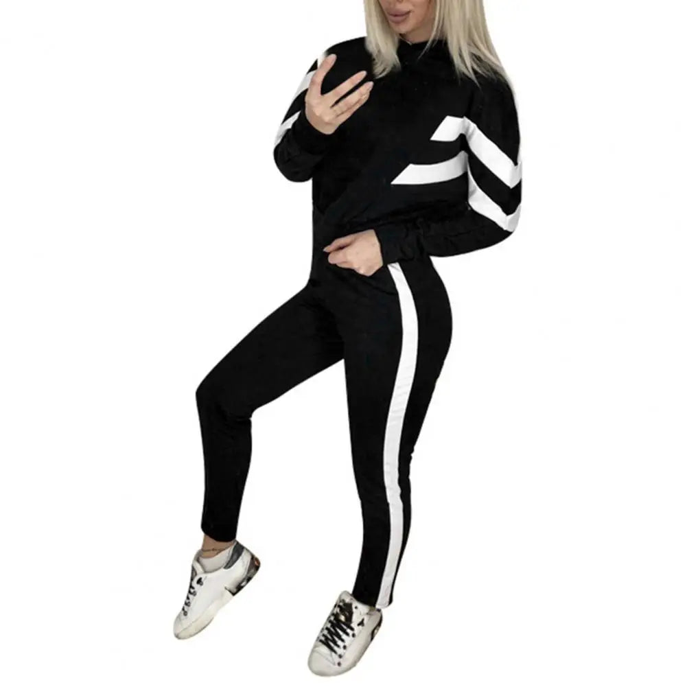 Women's 2-Piece Set: Long Sleeve Hoodie Sweatshirt & Elastic Waist Sweatpants