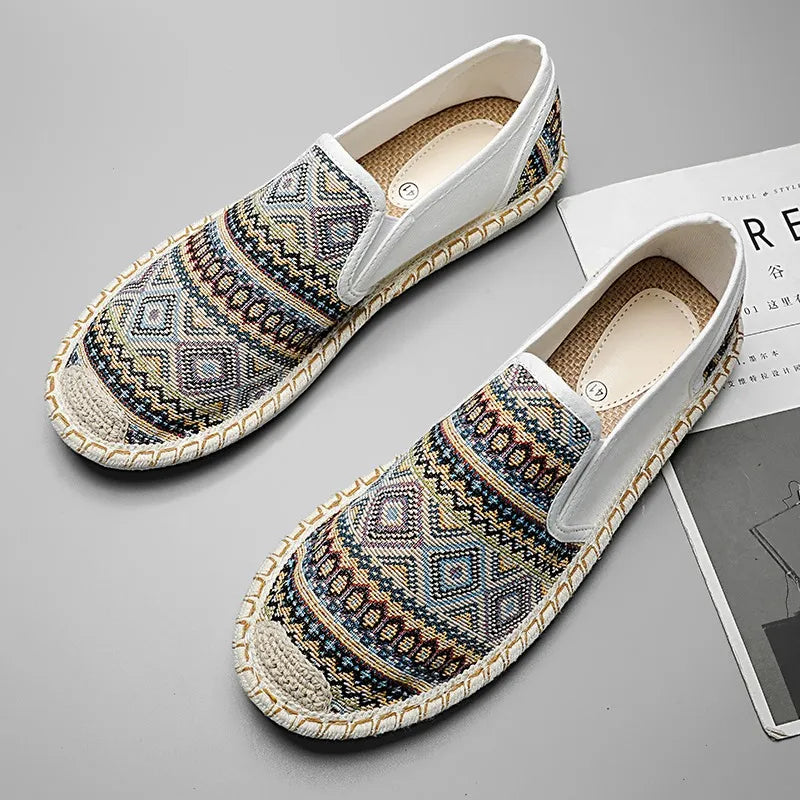 Stylish Men's Low-Cut Breathable Slip-On Shoes - Classic & Comfortable Footwear