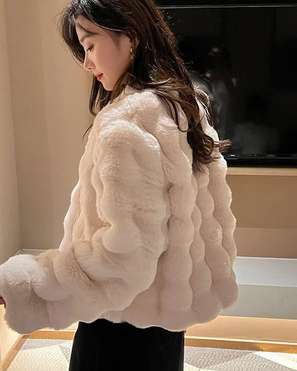 Women's Short Faux Fur Coat – Plush Imitation Fur Jacket