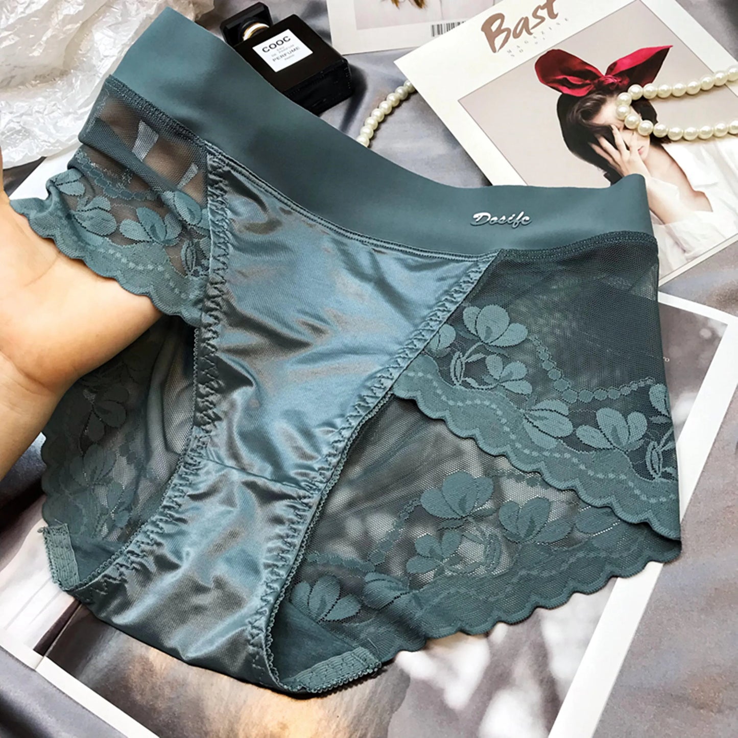 Set of 3 Women's High-Waisted Lace Briefs 