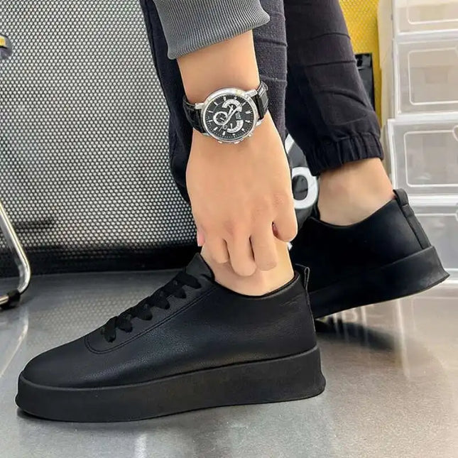 Casual Men’s Sneakers – Non-slip, Lace-up Design