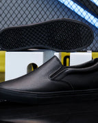 Plain Black / 39