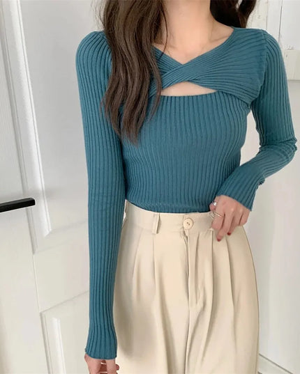 Women's Slim Fit Sweater - Chic Long-Sleeve Knitted Pullover