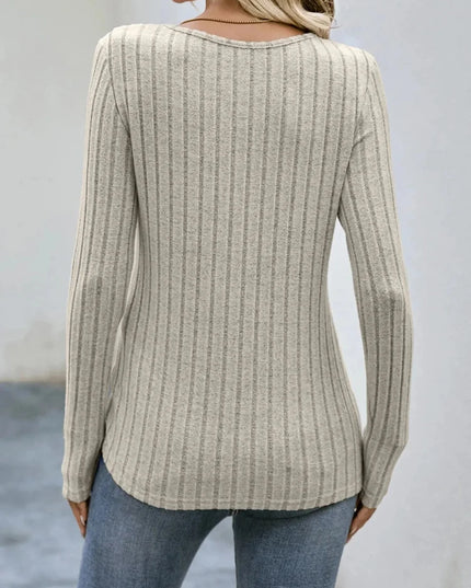 Women's Long-Sleeve Round Neck Buttoned Tunic