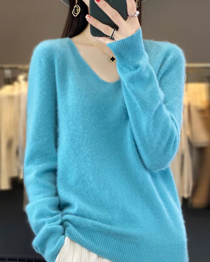 Women's Loose V-Neck Sweater Made of Pure Wool