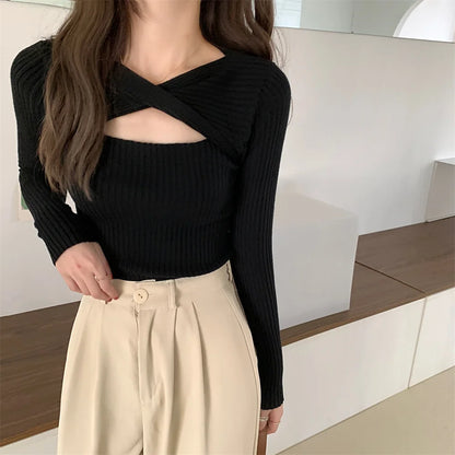 Women's Slim Fit Sweater - Chic Long-Sleeve Knitted Pullover