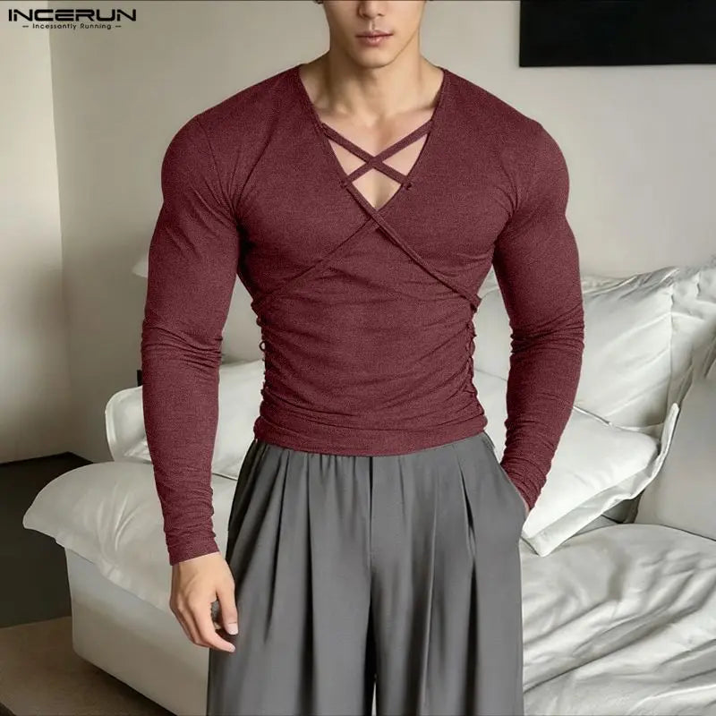 Incerun Men's V-Neck Long Sleeve Pleated Streetwear Top – Trendy Casual Urban Fashion for Men