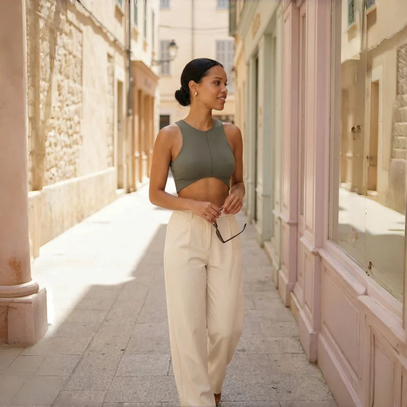 Mermaid Curve High-Neck Sports Bra