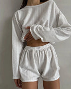 White / M