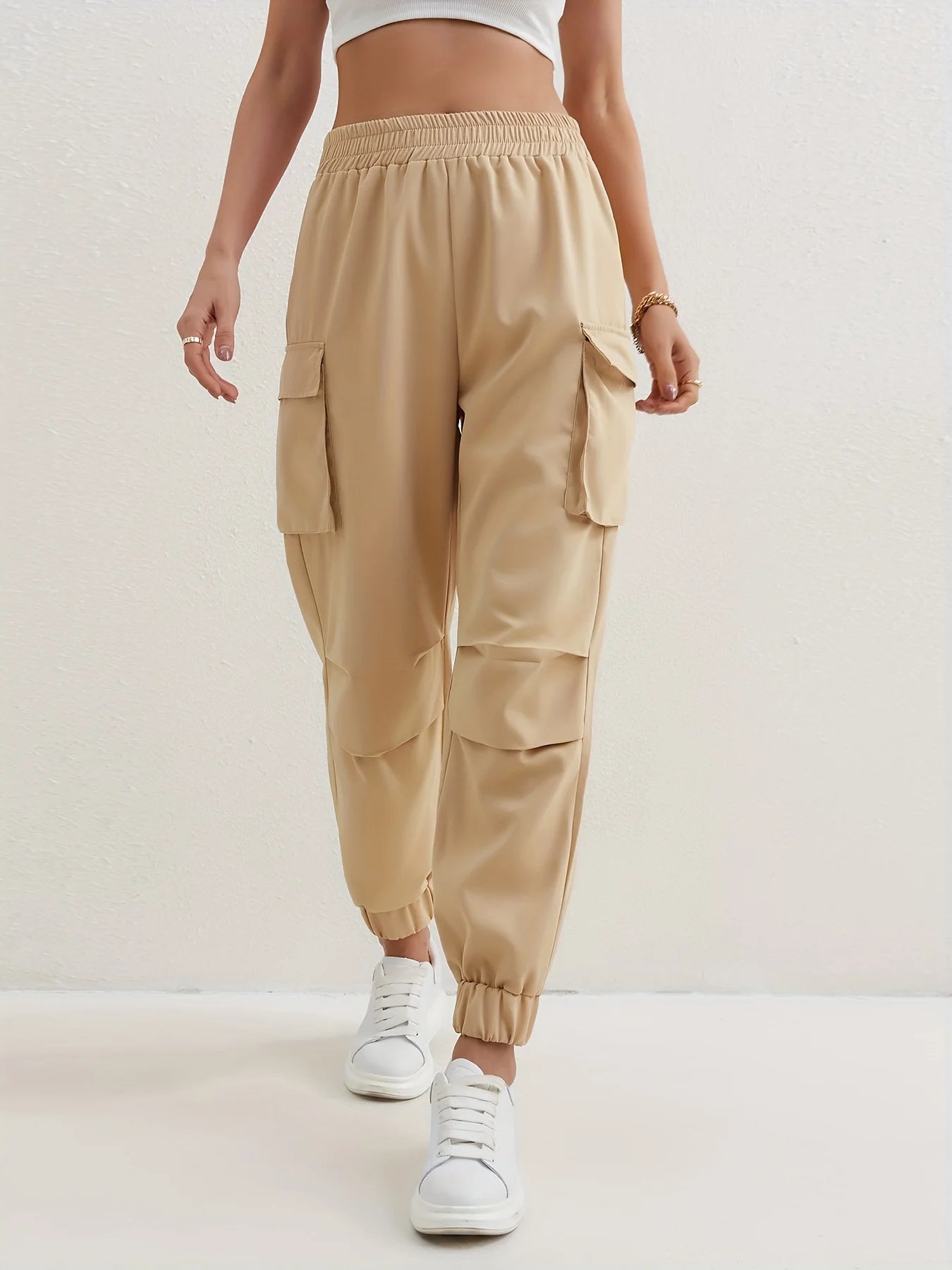 Women's Relaxed Fit Cargo Pants with Elastic Waist and Multiple Pockets