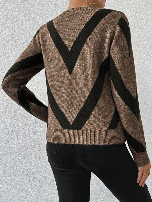 Women's Geometric Pattern Round Neck Long-Sleeved Knitted Sweater