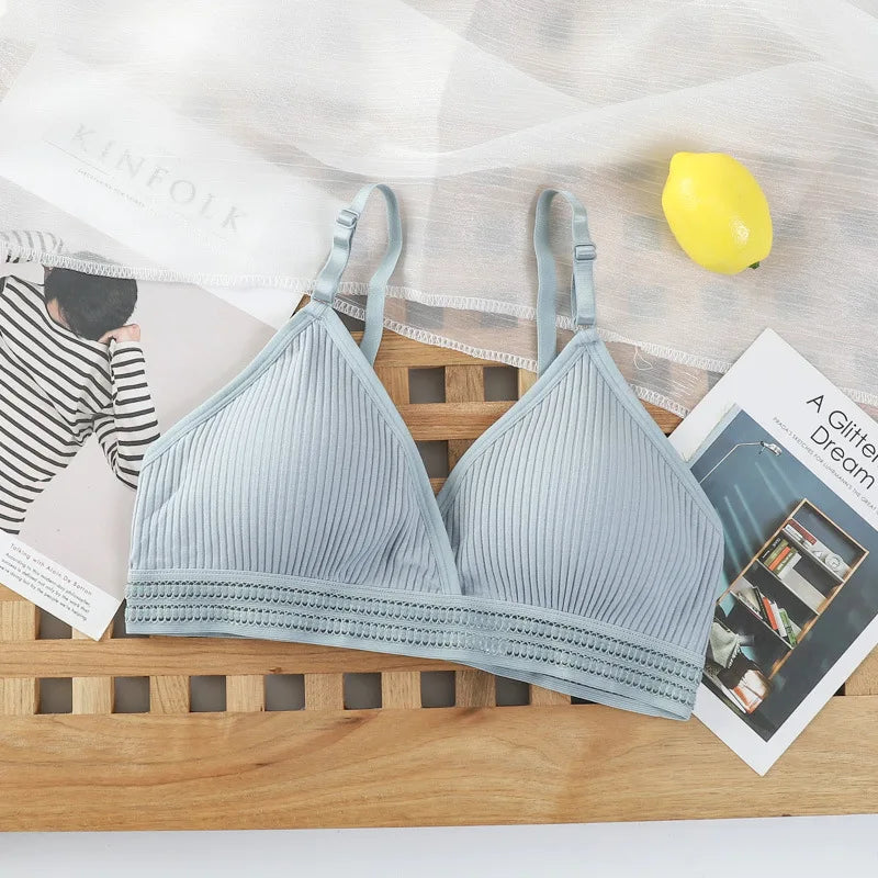 Non-Wire Push-Up Bras for Women with Thin Padded Cups