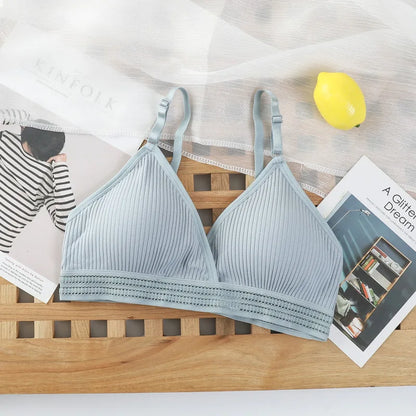 Non-Wire Push-Up Bras for Women with Thin Padded Cups