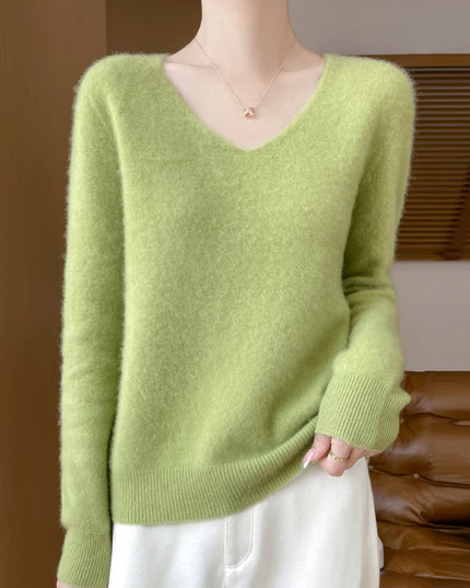 Women's Loose V-Neck Sweater Made of Pure Wool