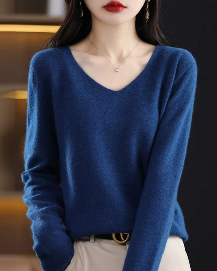Women's Loose V-Neck Sweater Made of Pure Wool