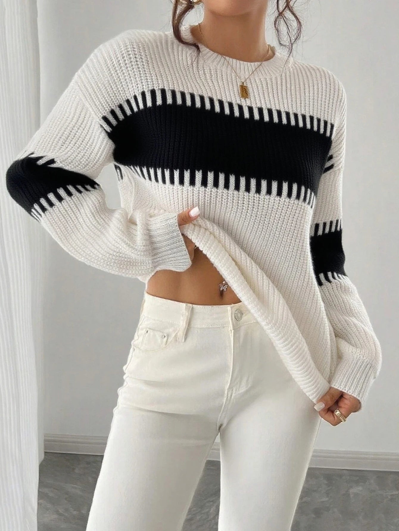 Women's Knit Sweater Top, Round Neck, Casual & Elegant
