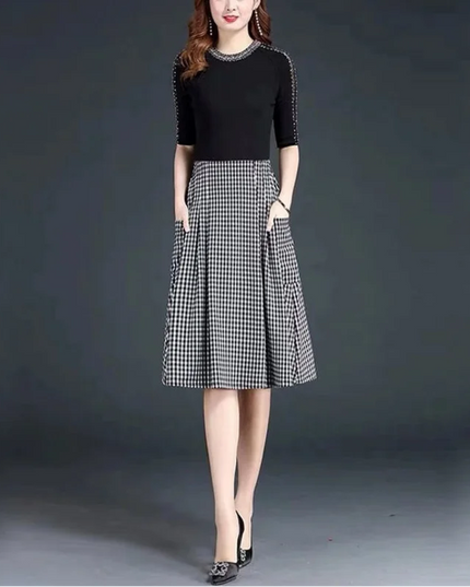 Women's Vintage Plaid Skirt with Elastic Waist - Classic & Stylish Women's Skirt