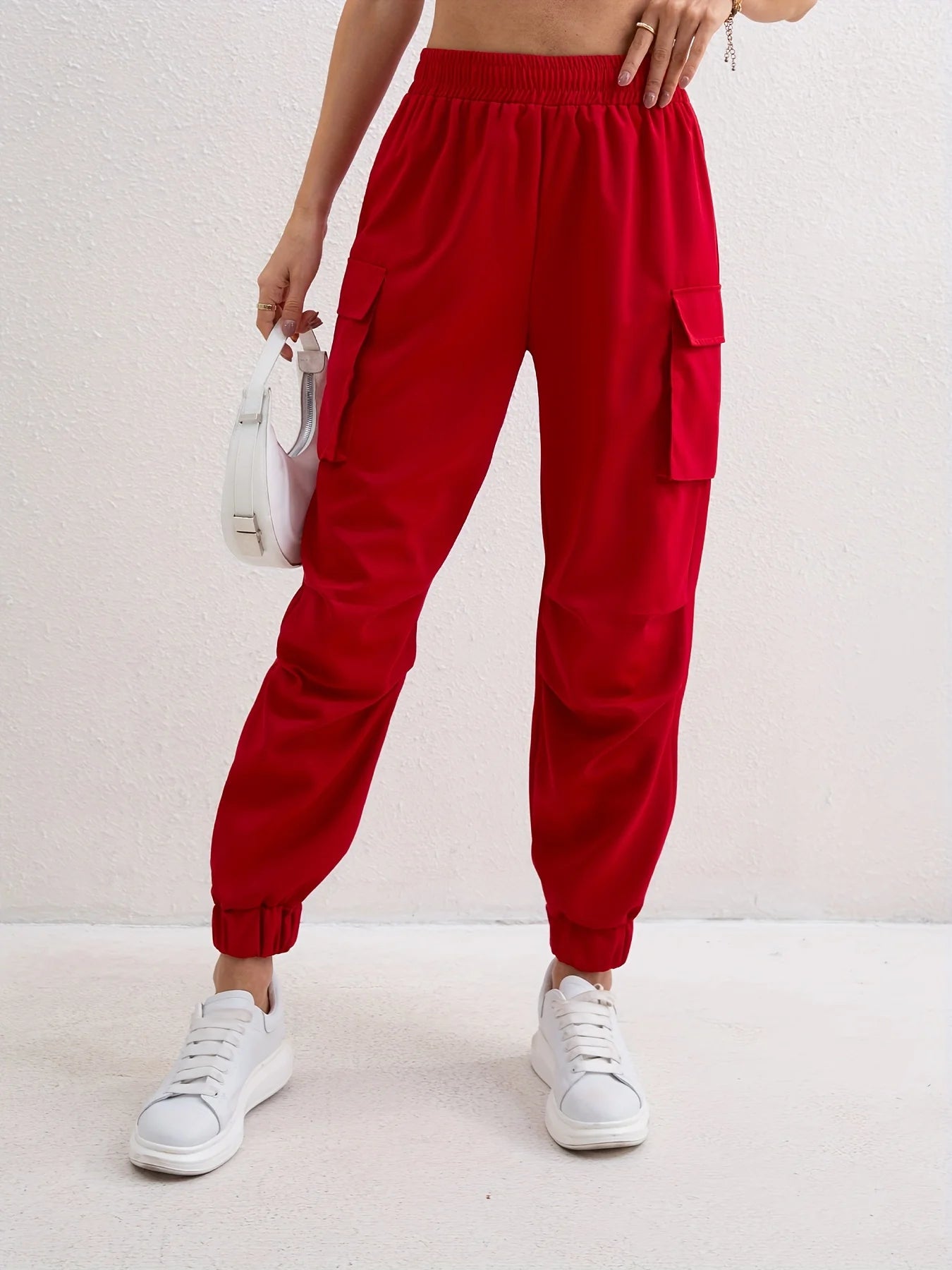 Women's Relaxed Fit Cargo Pants with Elastic Waist and Multiple Pockets