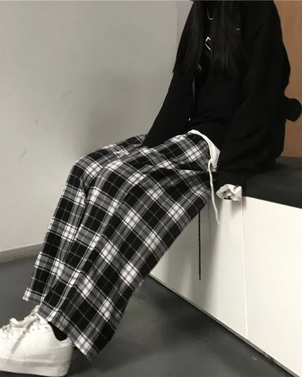 Women's Oversized Black Sweatpants - Loose Fit and Elastic Waistband