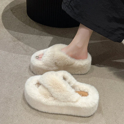 Women's Faux Fur Slippers - Luxury Fluffy Plush Indoor Slippers