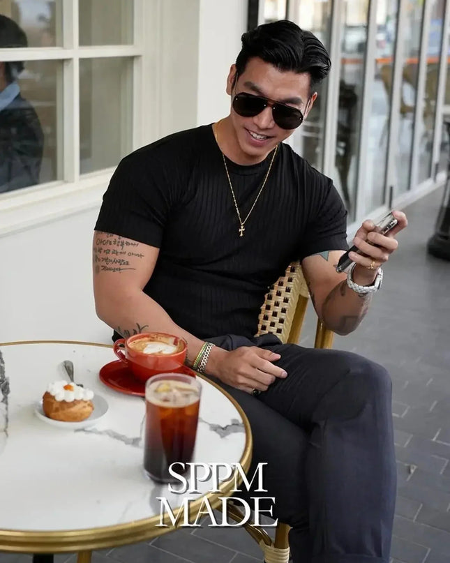Men's Muscle Fit Vertical Stripe Short Sleeve T-Shirt with Round Neck Elastic Design