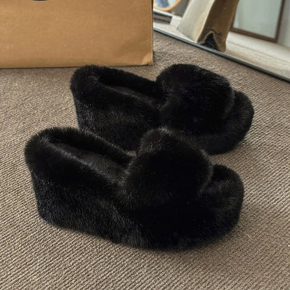 Women's Faux Fur Slippers - Luxury Fluffy Plush Indoor Slippers