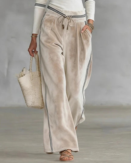 Women's Velvet 2-Piece Set - Turtleneck Pullover Sweater & Wide-Leg Trousers