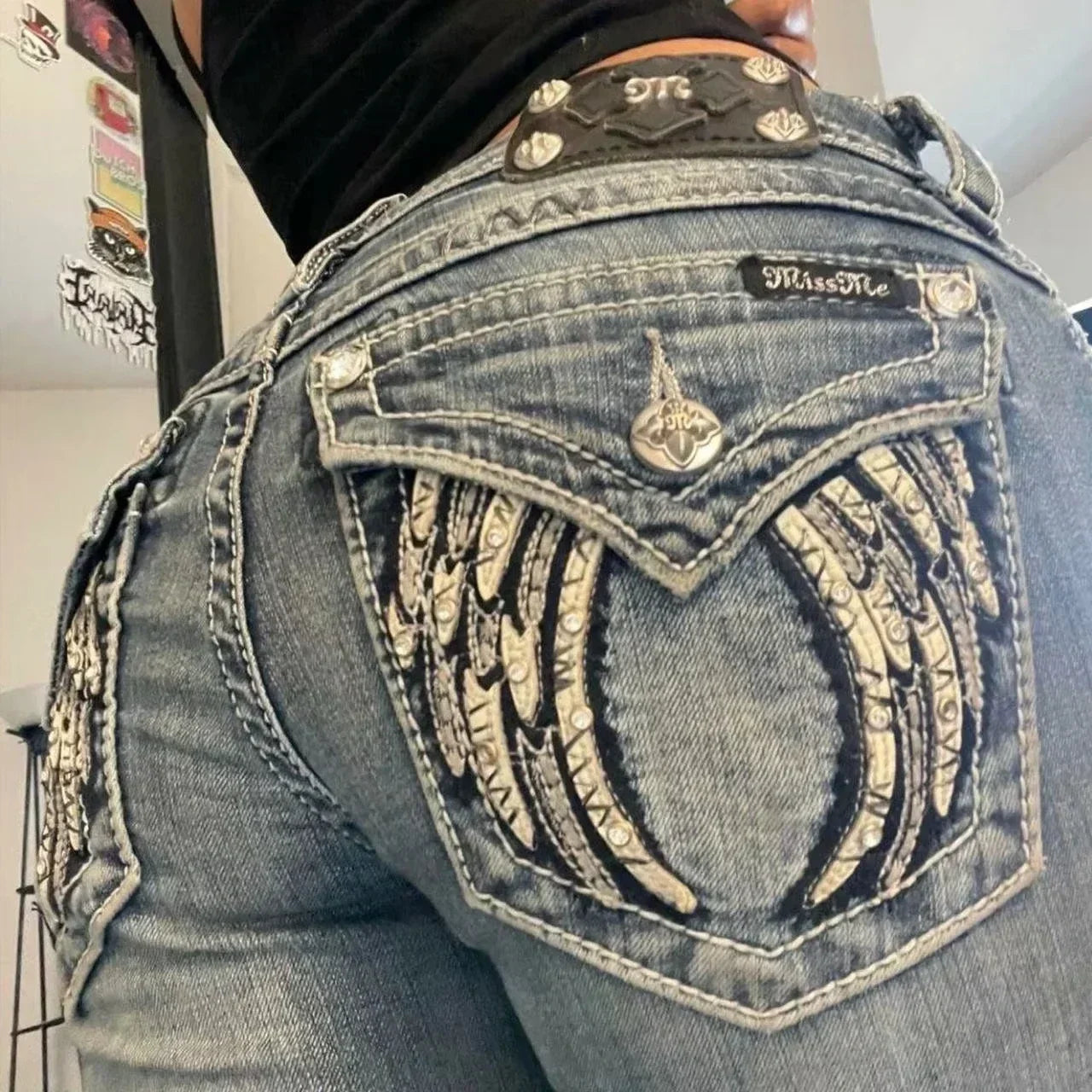 Stylish Women's High-Waisted Embroidered Jeans - Trendy & Comfortable Fit