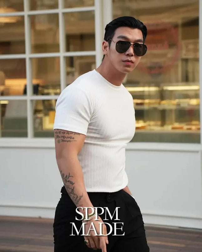 Men's Muscle Fit Vertical Stripe Short Sleeve T-Shirt with Round Neck Elastic Design