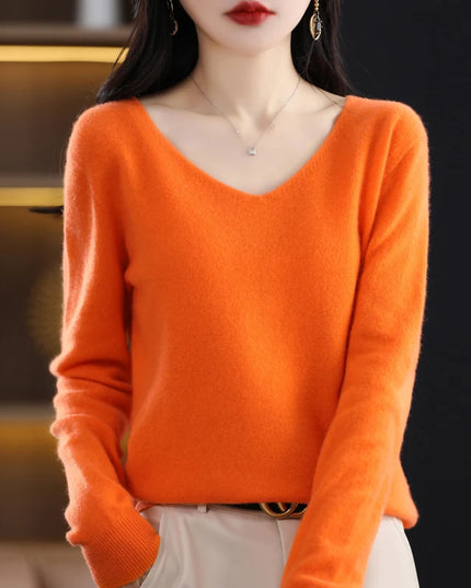 Women's Loose V-Neck Sweater Made of Pure Wool