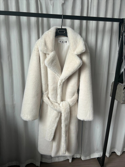 Women's Long Faux Fur Coat - Maxi Overcoat with Lace-Up Turn-Down Collar