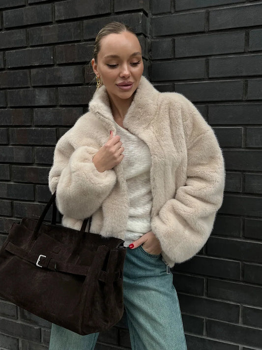 Women's Faux Fur Jacket - Oversized Zipper Front, Plush & Fluffy Warm Coat with Stand-Up Collar