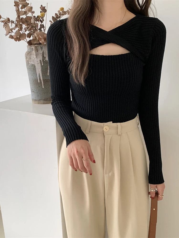 Women's Slim Fit Sweater - Chic Long-Sleeve Knitted Pullover