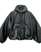 Black / M