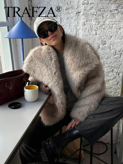Women's Faux Fur Jacket with Lapel Collar - Thick & Warm Outerwear by TRAFZA