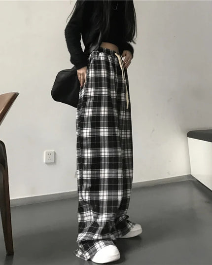 Women's Oversized Black Sweatpants - Loose Fit and Elastic Waistband